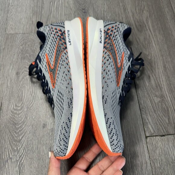 Athletic_Shoes